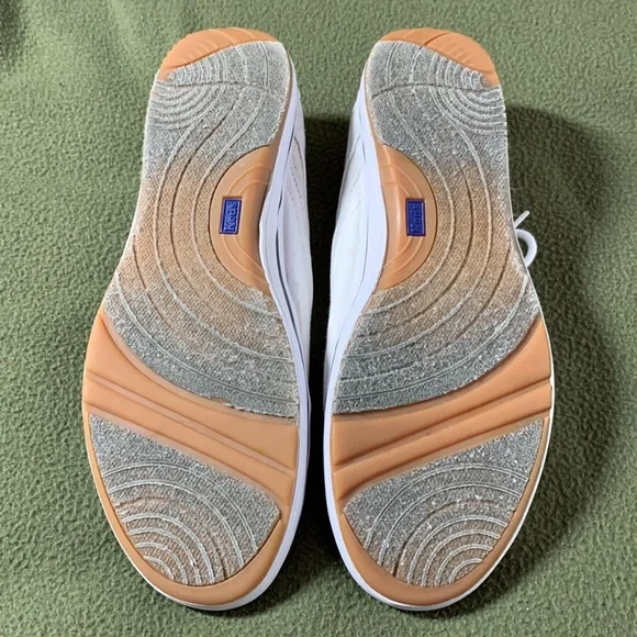 GUC Keds white shoes.  Size 8.5 - Picture 2 of 12